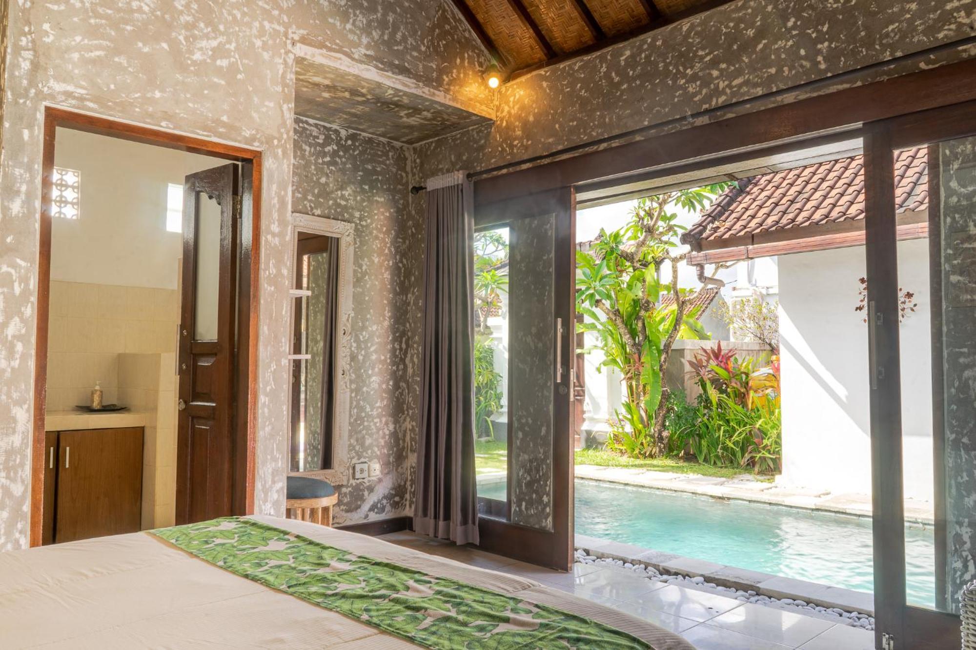 Villa Salya - 3Br - Private Pool - 1Min Walk To La Favela! Seminyak Kültér fotó